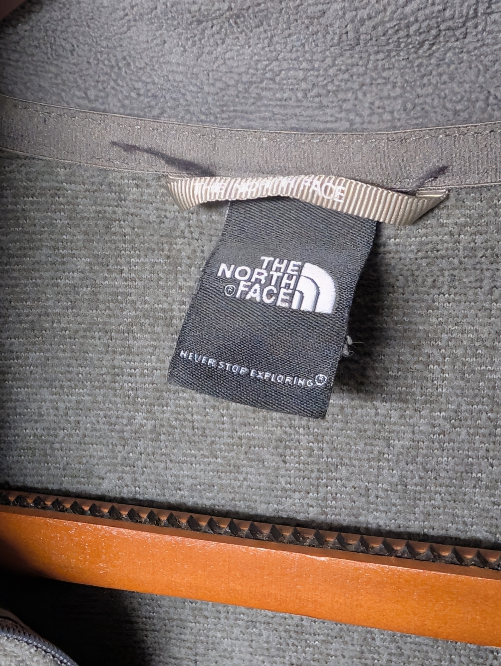 The North Face Women's Light Gray Quarter-Zip Fleece Pullover Size M - Picture 7 of 9